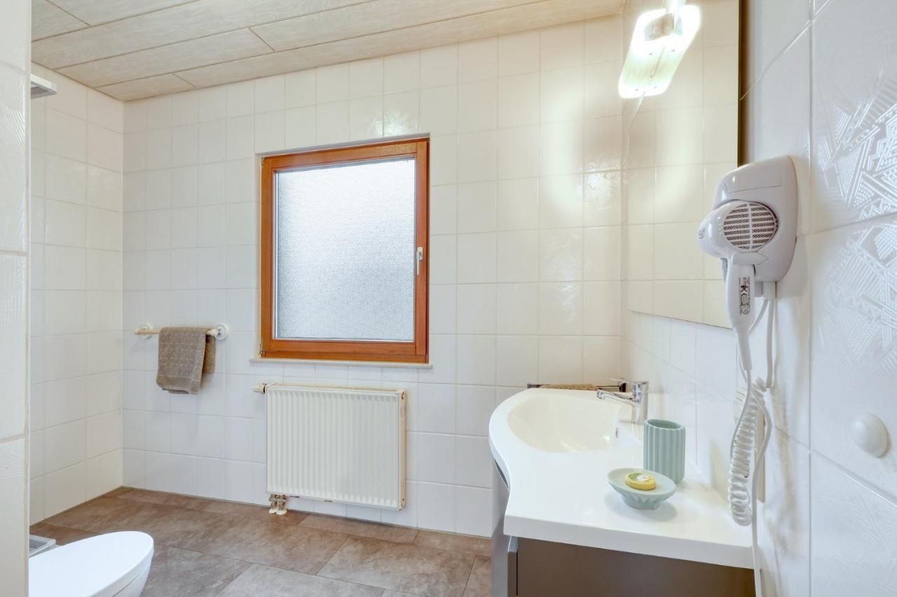 Seepark Kirchheim Ferienhaus Bei Diane Mit Sauna Buitenkant foto